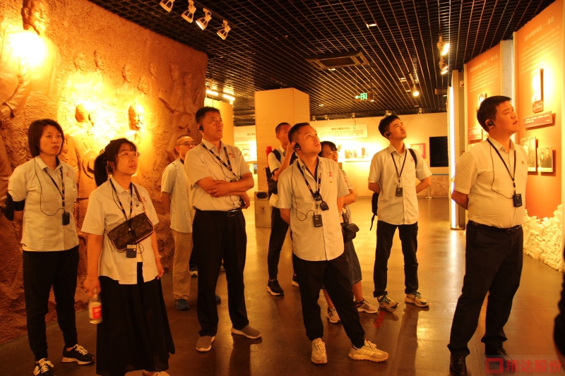 IMG_1228-tuya.jpg IMG_1228-tuya.jpg